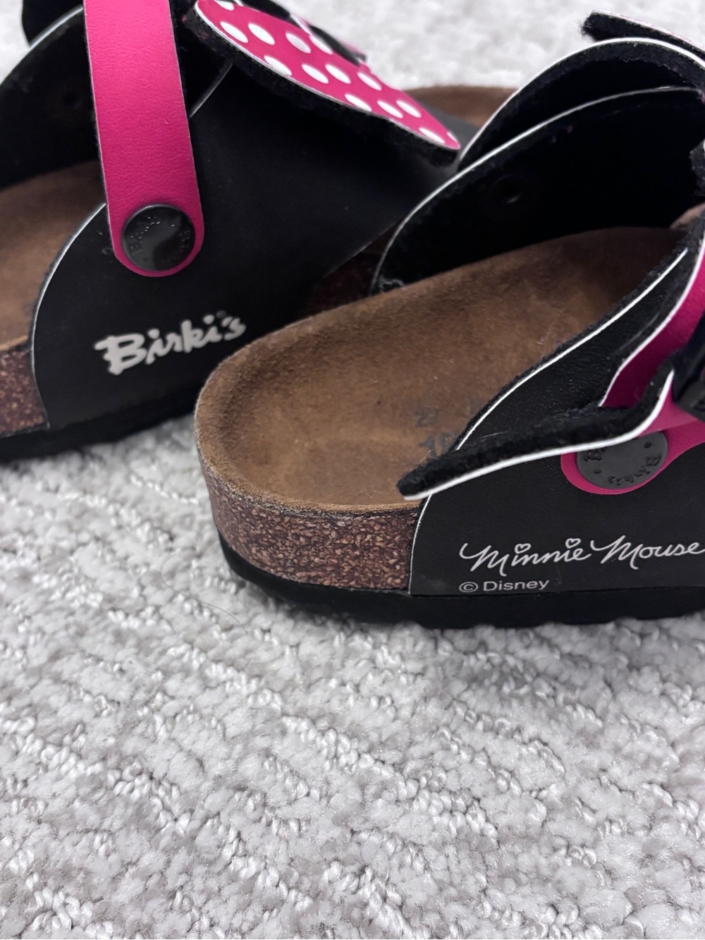 RARE Disney Minnie Mouse Youth Birki’s by Birkenstock Red Polka Dot Bow Sandal - Picture 6 of 7